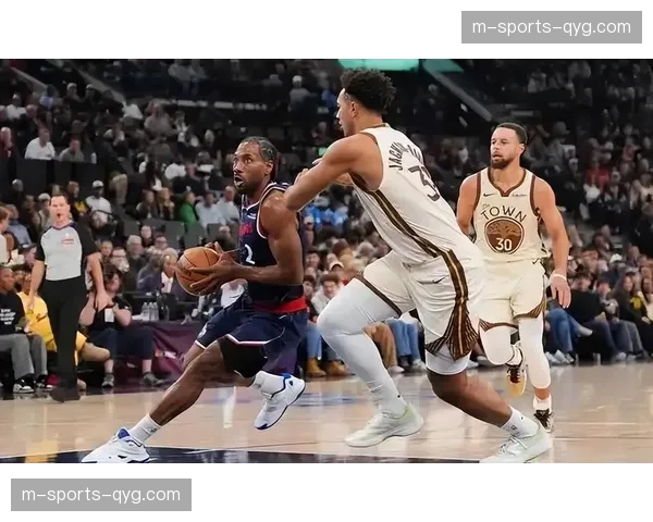 快船103-102险胜勇士，争议干扰球漏判与科尔驱逐成转折点